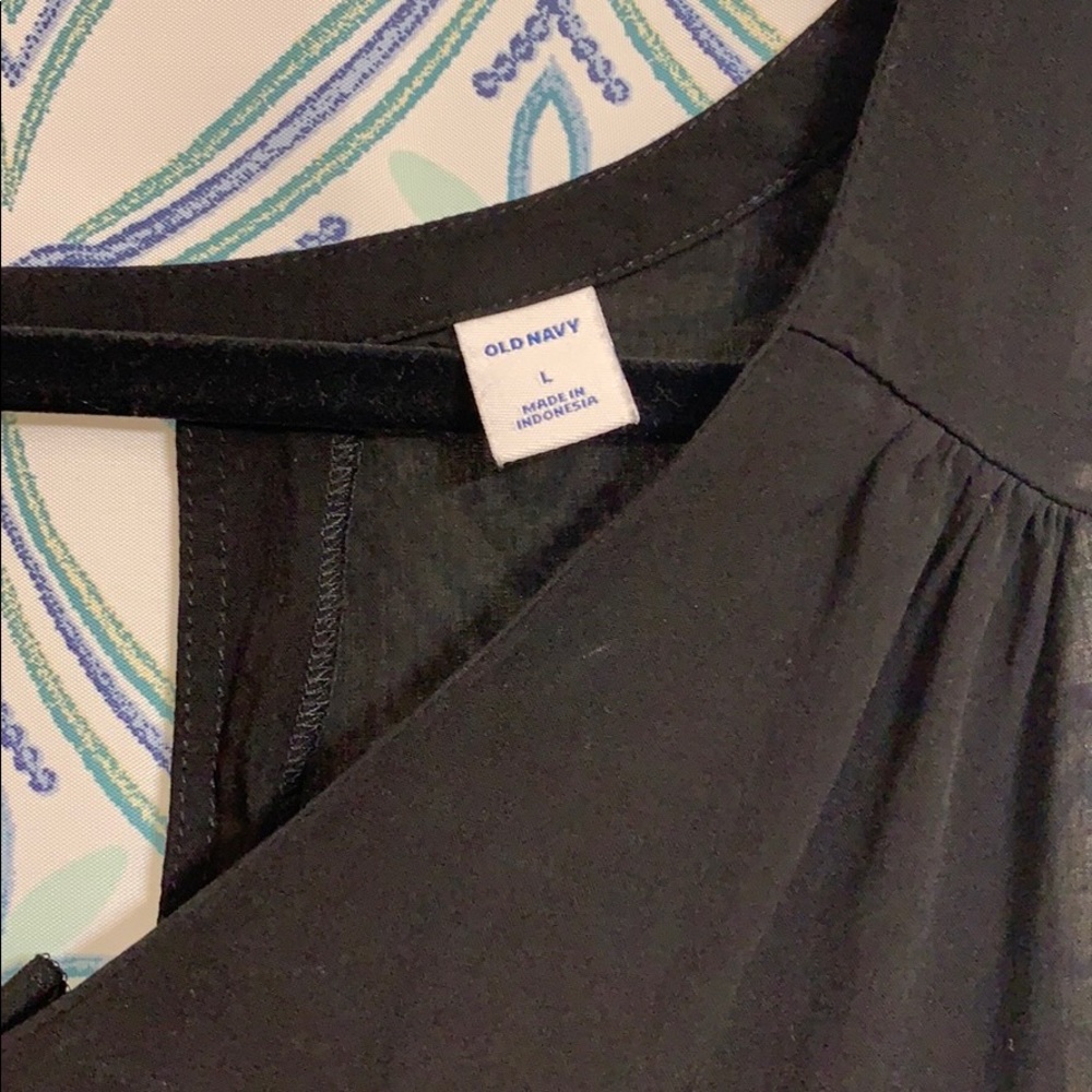 Simple black tank/blouse - Picture 2 of 4